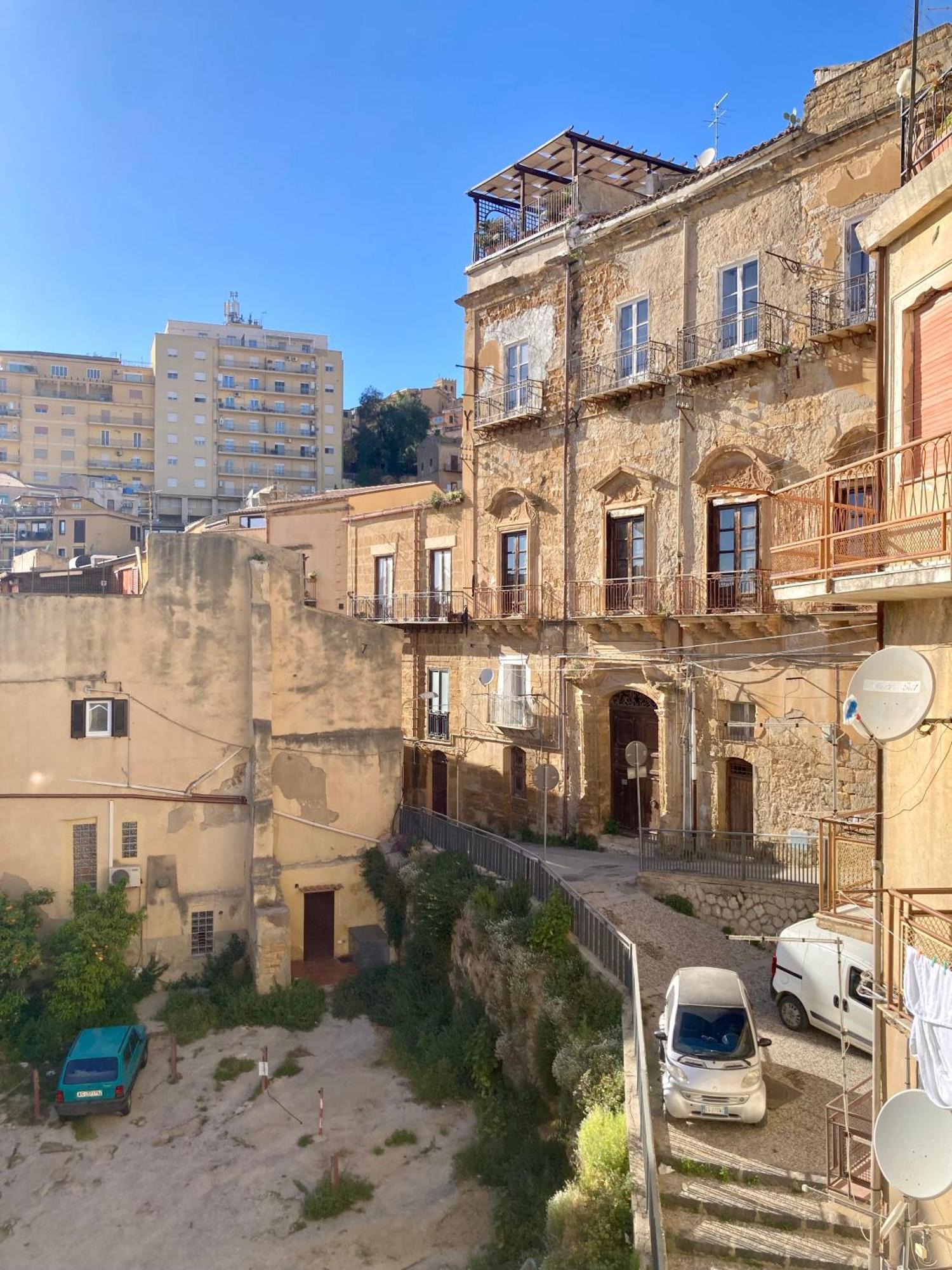 Agrigento Flat - Apartment With Private Parking Bagian luar foto